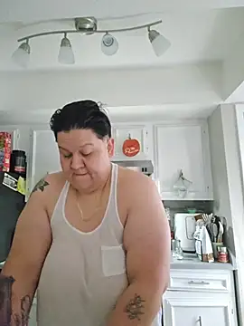 Snapshot of DevilDahm chatting on 11-09-25, 08:29 DevilDahm online show from 11-09-25, 08:29