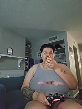 Snapshot of DevilDahm chatting on 11-24-25, 11:15 DevilDahm online show from 11-24-25, 11:15