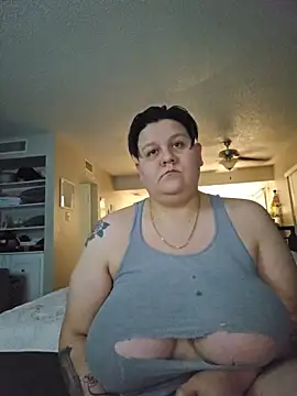 Snapshot of DevilDahm chatting on 12-01-25, 10:20 DevilDahm online show from 12-01-25, 10:20