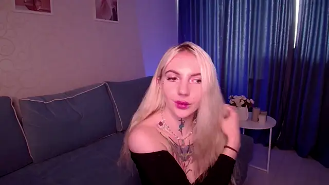 Snapshot of AnneTenet chatting on 09-17-25, 09:22 AnneTenet online show from 09-17-25, 09:22