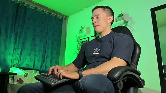 ThomsEvery  online show from 10-16-25, 01:06