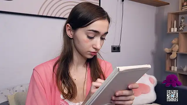 PollyBeev online show from 11-06-25, 07:42