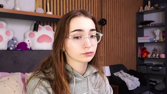 Snapshot of PollyBeev chatting on 04-09-26, 07:14 PollyBeev online show from 04-09-26, 07:14