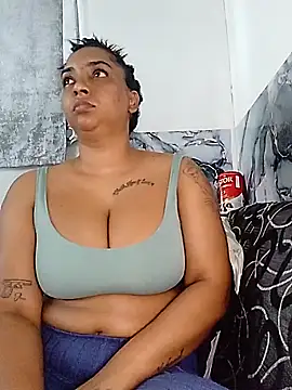 Snapshot of GORGEOUSLIPS chatting on 12-04-25, 11:41 GORGEOUSLIPS online show from 12-04-25, 11:41