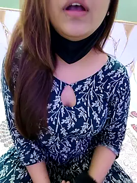 Snapshot of Hoty-Shivangi chatting on 09-15-25, 08:25 Hoty-Shivangi online show from 09-15-25, 08:25