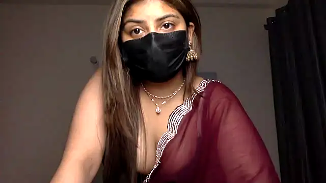 Snapshot of Hoty-Shivangi chatting on 12-15-25, 02:54 Hoty-Shivangi online show from 12-15-25, 02:54