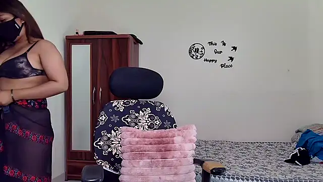 Hoty-Shivangi online show from 03-15-26, 07:36