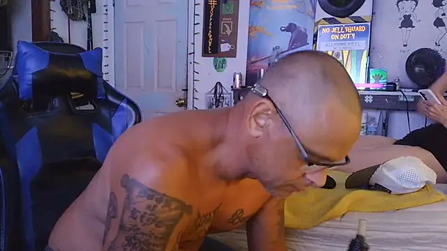 Buffshagswell online show from 07-12-26, 04:03