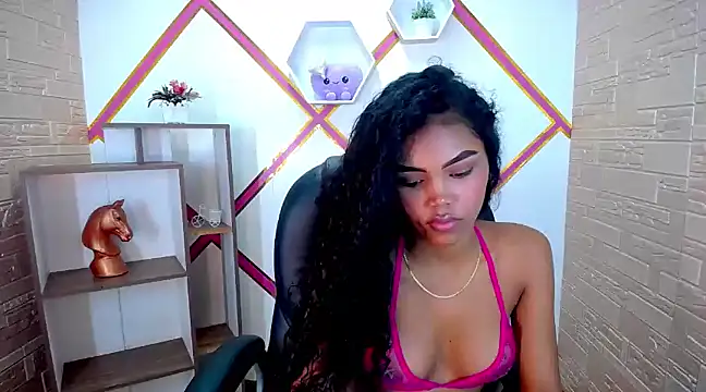 Snapshot of Melody_Stan chatting on 02-17-25, 06:37 Melody Stan online show from 02-17-25, 06:37