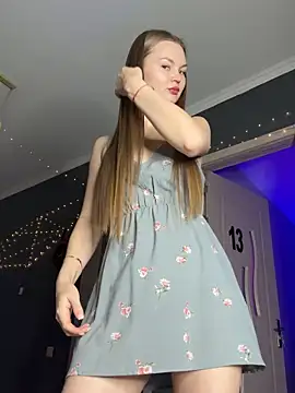 Snapshot of NickiLike chatting on 10-10-25, 04:50 NickiLike online show from 10-10-25, 04:50