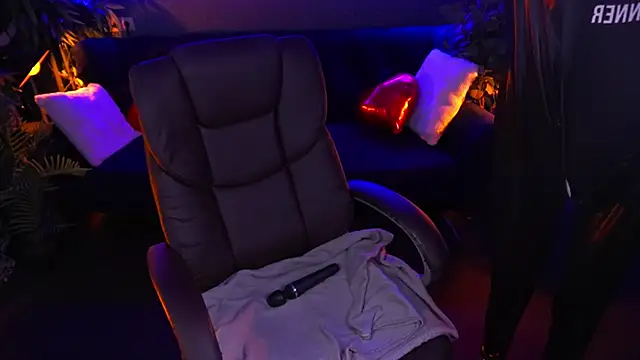 Snow WhiteeeX online show from 03-18-25, 06:57