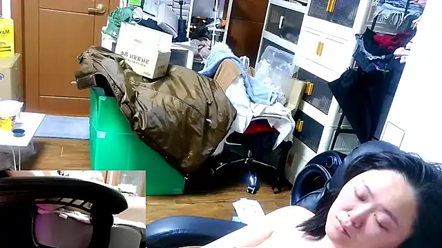 Snapshot of rami0428 chatting on 01-17-26, 02:49 rami0428 online show from 01-17-26, 02:49