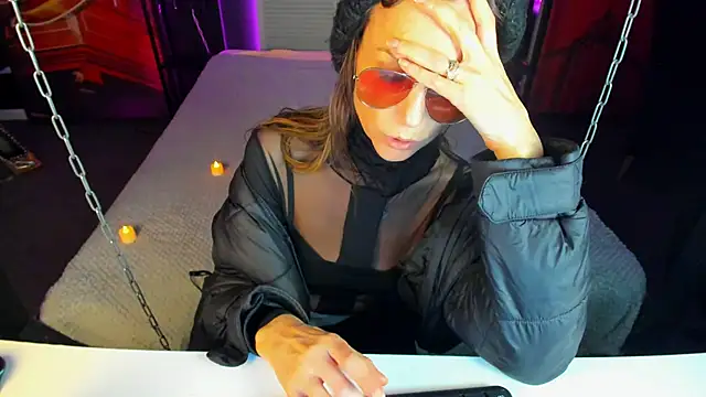 Elizabe th online show from 02-18-25, 12:26