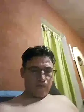 Snapshot of Vickktor chatting on 10-26-25, 11:42 Vickktor online show from 10-26-25, 11:42