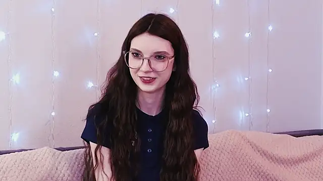 KimWilli online show from 01-18-25, 04:10