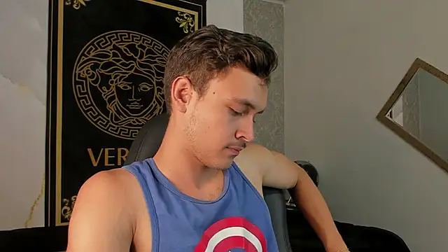 Snapshot of Desmon_Clark chatting on 01-06-25, 11:20 Desmon Clark online show from 01-06-25, 11:20