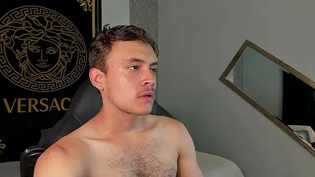 Snapshot of Desmon_Clark chatting on 01-09-25, 11:02 Desmon Clark online show from 01-09-25, 11:02