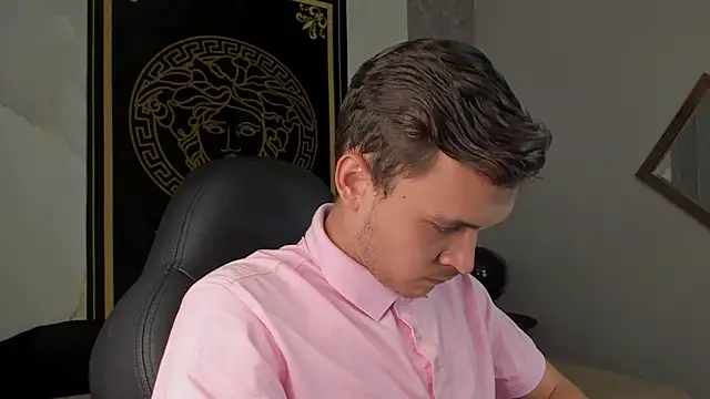 Snapshot of Desmon_Clark chatting on 01-10-25, 08:48 Desmon Clark online show from 01-10-25, 08:48