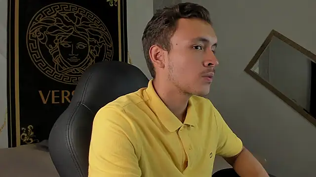 Snapshot of Desmon_Clark chatting on 01-11-25, 03:13 Desmon Clark online show from 01-11-25, 03:13