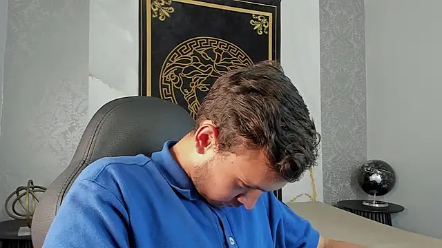 Snapshot of Desmon_Clark chatting on 01-21-25, 10:41 Desmon Clark online show from 01-21-25, 10:41