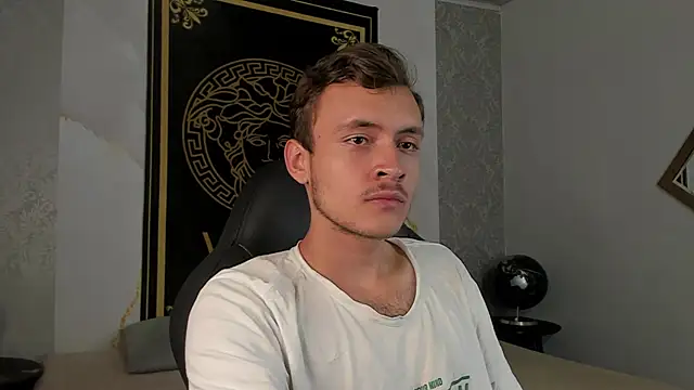 Snapshot of Desmon_Clark chatting on 01-23-25, 09:29 Desmon Clark online show from 01-23-25, 09:29