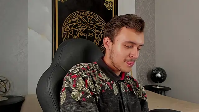 Snapshot of Desmon_Clark chatting on 01-27-25, 09:33 Desmon Clark online show from 01-27-25, 09:33