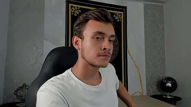 Snapshot of Desmon_Clark chatting on 01-29-25, 10:11 Desmon Clark online show from 01-29-25, 10:11