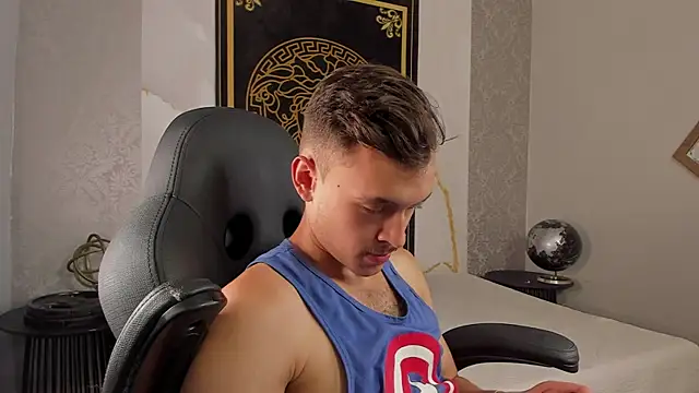 Snapshot of Desmon_Clark chatting on 02-17-25, 11:31 Desmon Clark online show from 02-17-25, 11:31