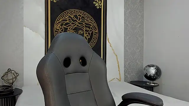 Snapshot of Desmon_Clark chatting on 02-19-25, 10:20 Desmon Clark online show from 02-19-25, 10:20