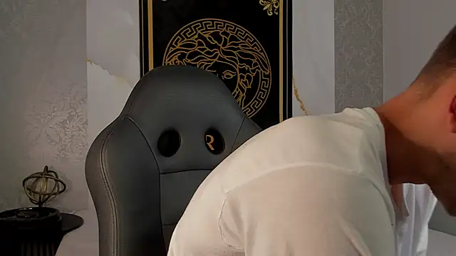 Snapshot of Desmon_Clark chatting on 02-25-25, 12:25 Desmon Clark online show from 02-25-25, 12:25