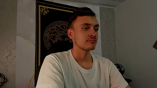 Snapshot of Desmon_Clark chatting on 03-02-25, 02:41 Desmon Clark online show from 03-02-25, 02:41