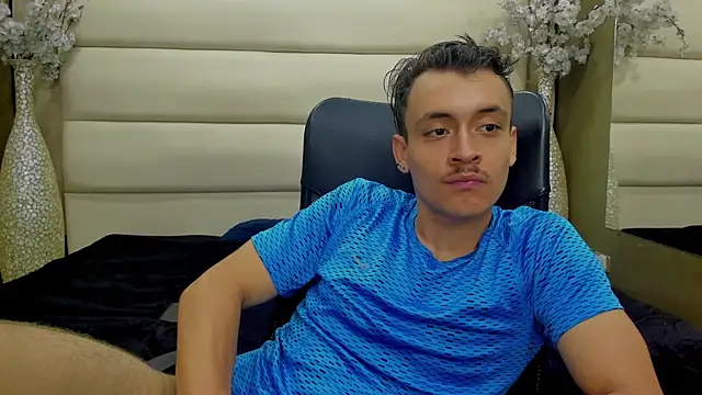 Snapshot of Desmon_Clark chatting on 03-11-25, 07:15 Desmon Clark online show from 03-11-25, 07:15