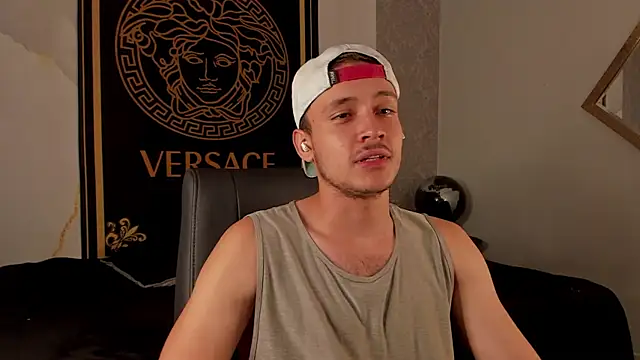 Snapshot of Desmon_Clark chatting on 09-18-25, 11:51 Desmon Clark online show from 09-18-25, 11:51