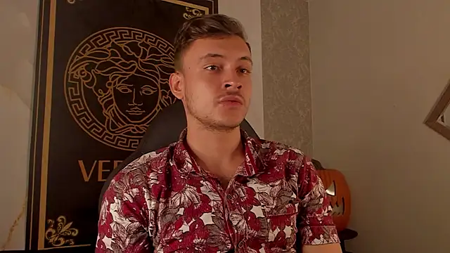 Snapshot of Desmon_Clark chatting on 10-10-25, 10:42 Desmon Clark online show from 10-10-25, 10:42