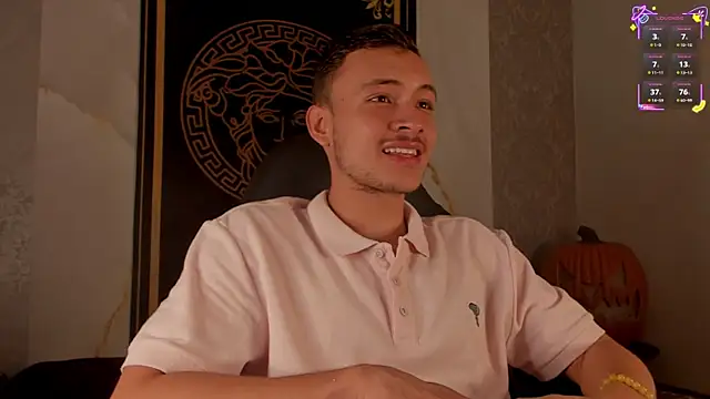 Snapshot of Desmon_Clark chatting on 10-12-25, 06:51 Desmon Clark online show from 10-12-25, 06:51