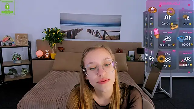 LayriantaVee online show from 02-18-25, 01:11