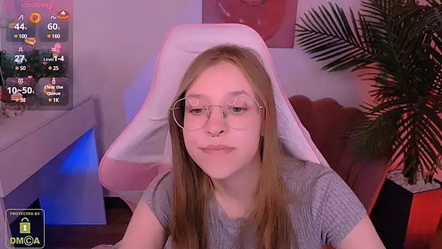 Snapshot of LayriantaVee chatting on 03-16-25, 01:27 LayriantaVee online show from 03-16-25, 01:27