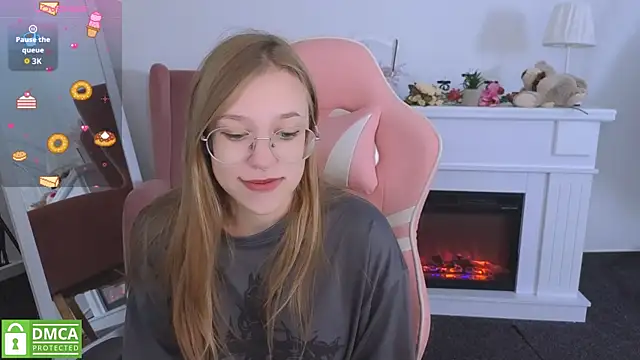 Snapshot of LayriantaVee chatting on 09-25-25, 06:06 LayriantaVee online show from 09-25-25, 06:06