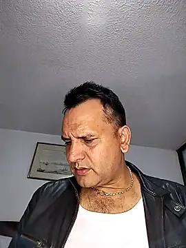 RogueTraveler online show from 11-05-25, 03:17