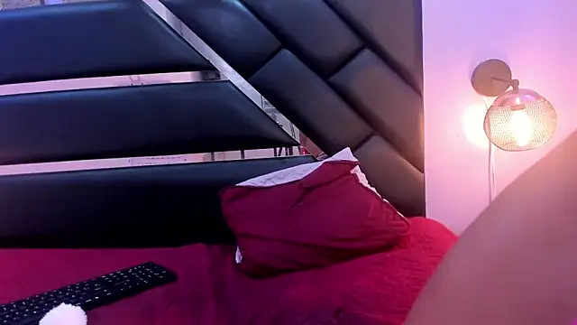 KimberlyVillaLobos online show from 02-19-25, 05:49