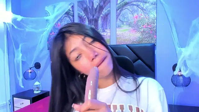 KimberlyVillaLobos online show from 11-11-25, 11:43