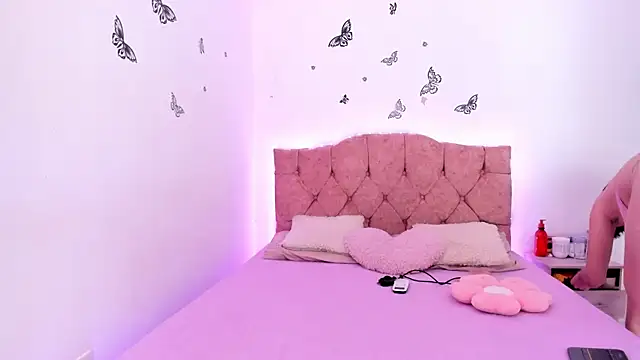 jade dakota   online show from 10-21-25, 12:00