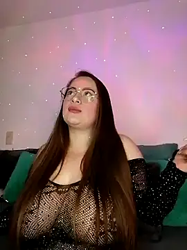 Snapshot of soofy__ chatting on 10-15-25, 02:55 soofy online show from 10-15-25, 02:55