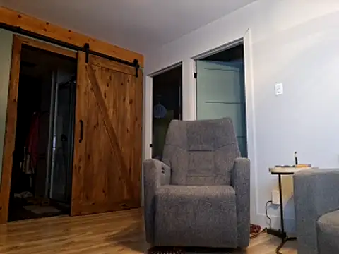 Snapshot of Frankdick01 chatting on 02-13-26, 01:01 Frankdick01 online show from 02-13-26, 01:01