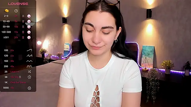 hannacheekss  online show from 02-04-25, 02:07