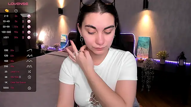 hannacheekss  online show from 02-05-25, 05:09