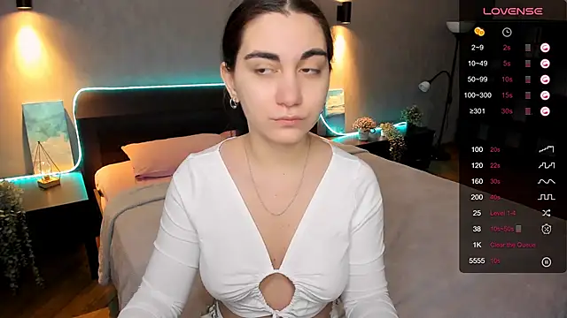 hannacheekss  online show from 02-07-25, 06:56