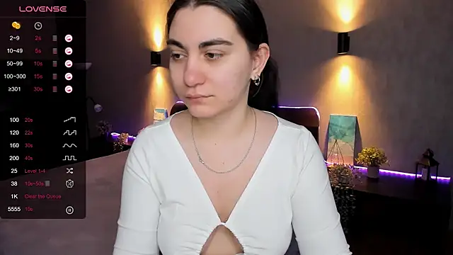 hannacheekss  online show from 03-17-25, 01:57