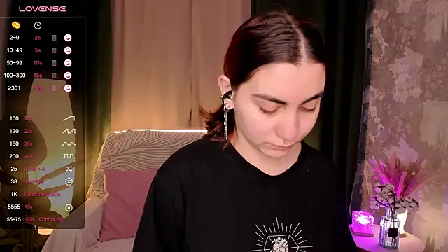 hannacheekss  online show from 10-03-25, 02:08