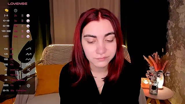 hannacheekss  online show from 11-25-25, 02:00